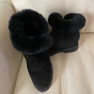 Suede leather short boots with real rabbit fur decorations